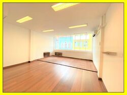100 Am (D2), Office #472962391
